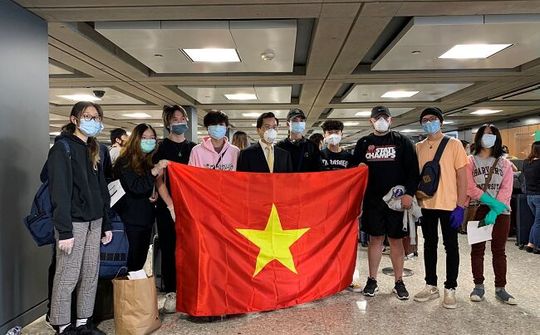 Chuyến bay chở hơn 340 công dân Việt Nam từ Hoa Kỳ đã hạ cánh an toàn
