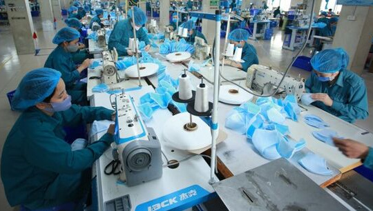 Doanh nghiệp dệt may tìm cơ hội mới trong khó khăn