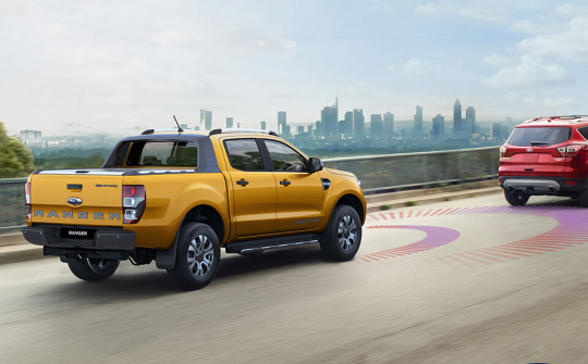 Tăng cường tiện nghi và an toàn nhờ công nghệ kết nối trên xe hơi