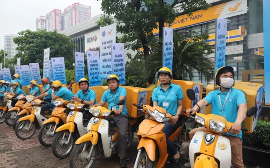 Lễ ra quân hưởng ứng Tháng vận động triển khai BHXH toàn dân
