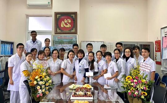 Khoa Nội tổng hợp, BVĐK Đức Giang:  Đoàn kết 'hết lòng với người bệnh'