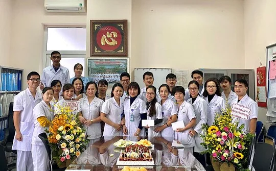 Khoa Nội tổng hợp, BVĐK Đức Giang:  Đoàn kết 'hết lòng với người bệnh'