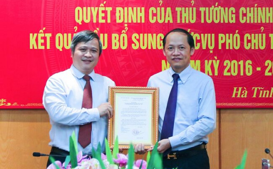 Công bố quyết định phê chuẩn Phó Chủ tịch Ủy ban nhân dân tỉnh Hà Tĩnh
