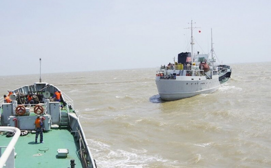 Những con tàu chở nước nghĩa tình