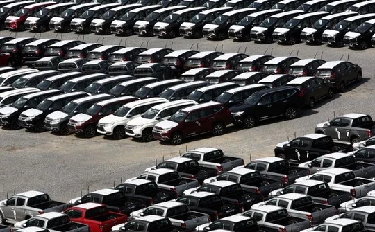 Nhập khẩu ô tô giảm khiến giá trị xe nhập tăng