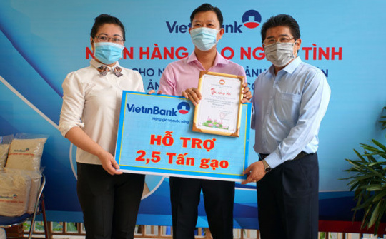 VietinBank đưa hàng nghìn tấn gạo đến với người nghèo TP.HCM