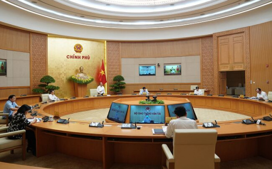 Cố gắng để kinh tế tăng trưởng đạt được mục tiêu cần thiết