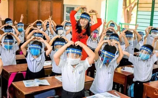 Giãn cách ở trường học:  Vì sao cộng đồng phản đối?