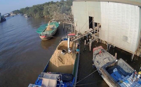 Tiền Giang: Người dân “kêu cứu” vì nhà máy xay xát gây ô nhiễm