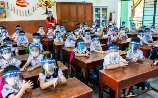 Liệu việc đeo khẩu trang cho giáo viên và học sinh tại lớp học là cần thiết?