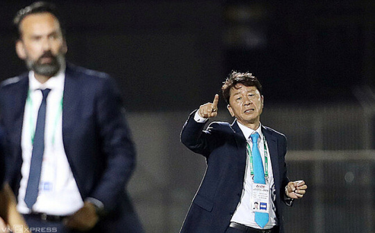 V-League - miền đất dữ với các HLV ngoại