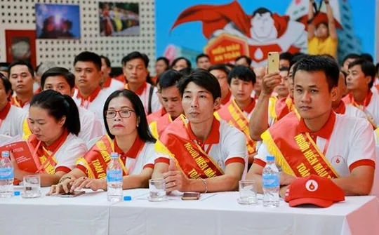 Tôn vinh 100 người hiến máu tiêu biểu toàn quốc lần thứ 14