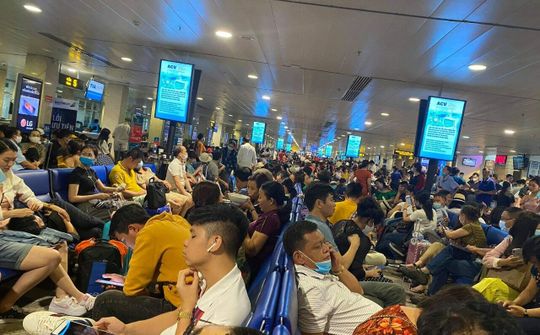 Tân Sơn Nhất thất thủ sau sự cố lệch đường băng của máy bay hãng Vietjet