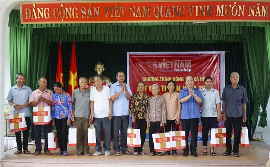 Tạp chí Việt Nam hội nhập tổ chức chương trình "Kết nối tri ân" năm 2020