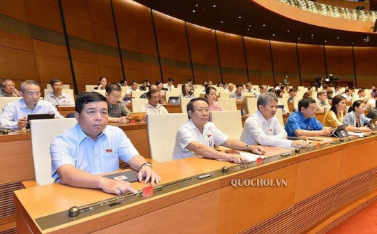 Quốc hội thông qua Luật Đầu tư, cấm kinh doanh dịch vụ đòi nợ