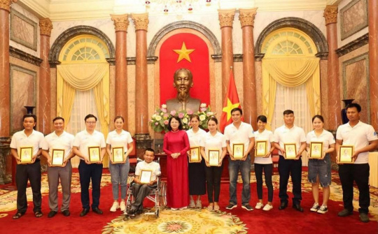 Tôn vinh 22 gia đình trẻ tiêu biểu toàn quốc 2020