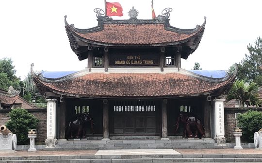 Về xứ Nghệ đến với Đền thờ Hoàng đế Quang Trung trên núi Quyết