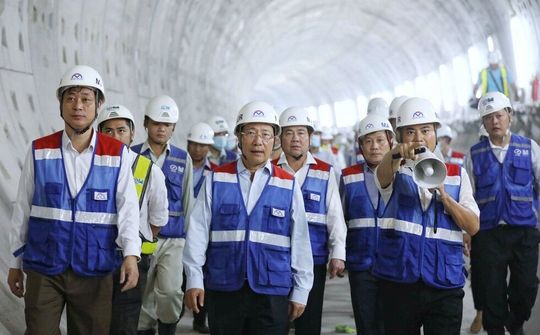 Phó Thủ tướng Phạm Bình Minh thị sát tuyến metro "Bến Thành - Suối Tiên"