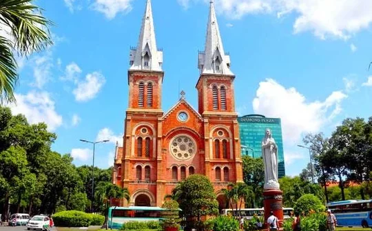 TP.HCM: Nhà thờ Đức Bà được bình chọn 1 trong 19 thánh đường đẹp nhất thế giới