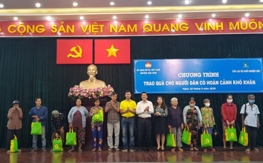 CLB Khởi Nghiệp Mộc: Chia sẻ yêu thương với người dân có hoàn cảnh khó khăn tại huyện Hóc Môn