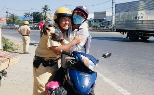 CSGT TP.HCM: Nêu cao tinh thần phục vụ nhân dân