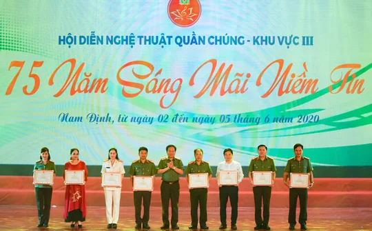 Bế mạc Hội diễn nghệ thuật quần chúng Công an nhân dân khu vực III năm 2020