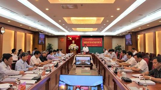 Ủy ban Kiểm tra Trung ương đề nghị Bộ Chính trị xem xét, kỷ luật cán bộ