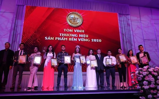 RF3World Việt Nam liên tiếp được vinh danh tại các chương trình uy tín