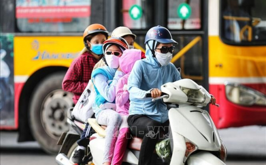 Nắng nóng gay gắt ở Bắc Bộ, Trung Bộ tiếp tục kéo dài trong 10 ngày tới