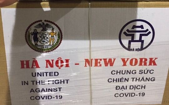 Hai tấn khẩu trang quà tặng của Hà Nội đã đến New York