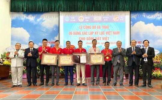 Gốm ông Mâu nhìn đâu cũng thấy
