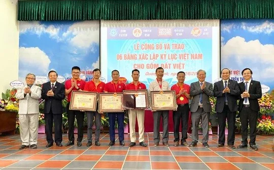 Gốm ông Mâu nhìn đâu cũng thấy