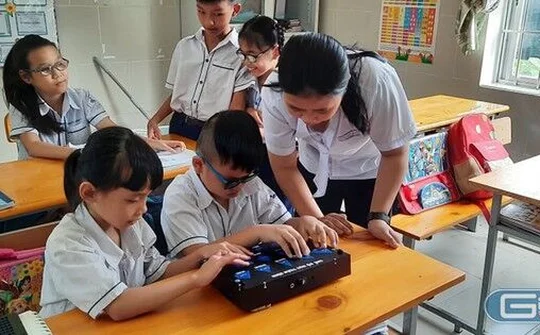Cảm động trước cái tâm, cái tài của một nữ sinh