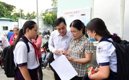 TPHCM: Đề thi tuyển sinh lớp 10 độc đáo về ATM gạo và dịch Covid-19