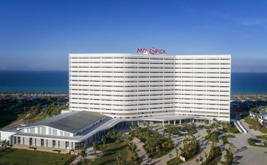 Movenpick Resort Cam Ranh và Radisson Blu Resort Cam Ranh nhận giải thưởng Công trình chất lượng cao