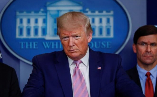 Tổng thống Trump bất ngờ nhận trách nhiệm về tác động COVID-19 trên toàn nước Mỹ