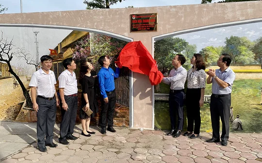 Quận Đống Đa: Hoàn thành 21 công trình “Tranh tường bích họa” với diện tích hơn 1.200m2
