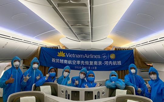 Hàng không Việt lần đầu chở khách đi Trung Quốc sau 5 tháng