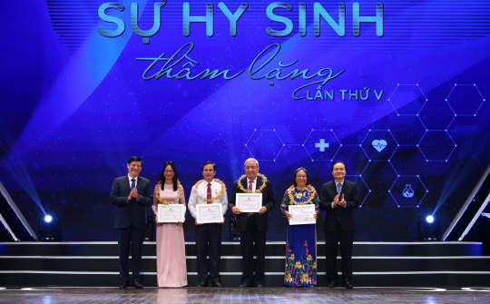 Tôn vinh những tấm gương hy sinh thầm lặng