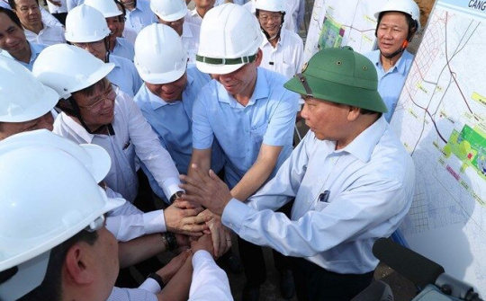 Tập trung khắc phục hậu quả đại dịch COVID-19, nỗ lực cao nhất phục hồi và phát triển kinh tế - xã hội đất nước