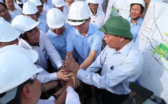 Tập trung khắc phục hậu quả đại dịch COVID-19, nỗ lực cao nhất phục hồi và phát triển kinh tế - xã hội đất nước