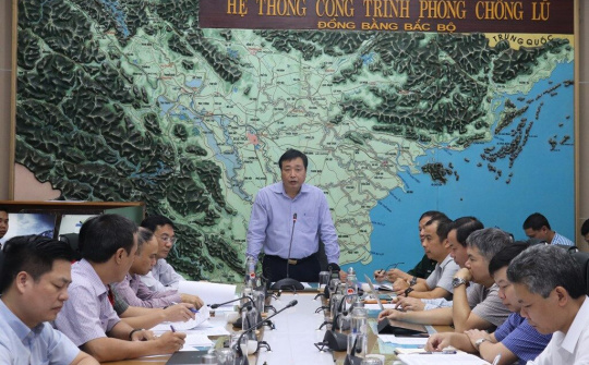 Họp bàn phương án giữ an toàn hồ chứa sau động đất Sơn La