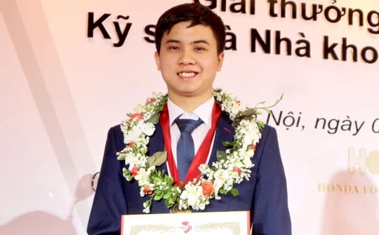 Thủ khoa trường Tự nhiên giành học bổng vào ĐH hàng đầu nước Pháp