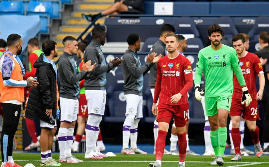 Man City khiến tân vương Liverpool mất mặt