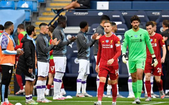 Man City khiến tân vương Liverpool mất mặt