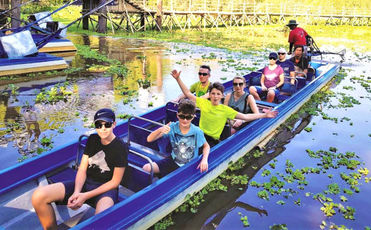 The love song “Cajuput flower garden”