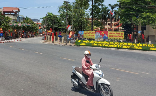 Nắng nóng gay gắt, nhiệt độ tại Hà Nội đạt gần 40 độ C