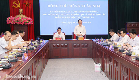 Đoàn công tác của Bộ trưởng Bộ Giáo dục và Đào tạo thăm và làm việc tại tỉnh Sơn La