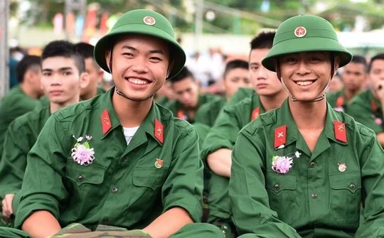 Công dân dưới 35 tuổi có thể được tuyển chọn trở thành sĩ quan dự bị