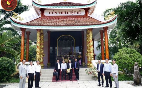 Trùng tu công trình “Đền thờ liệt sỹ thị trấn Giồng Trôm”